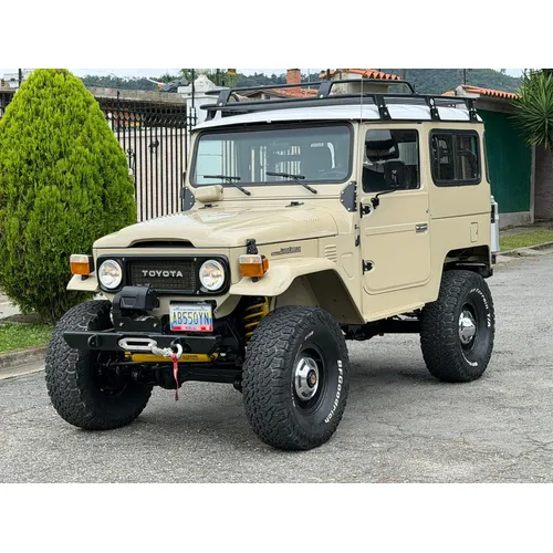 Toyota FJ-40 1980 Beige Caracas