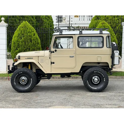 Toyota FJ-40 1980 Beige Caracas