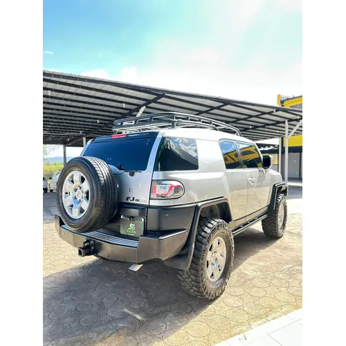 Toyota FJ Cruiser 2007 Plateado Puerto Ordaz