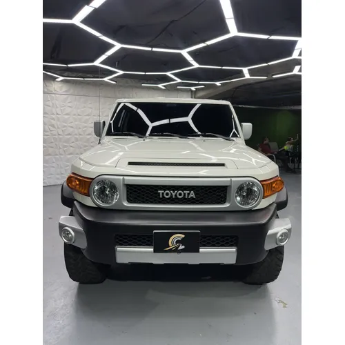 Toyota FJ Cruiser 2023 Blanco Caracas