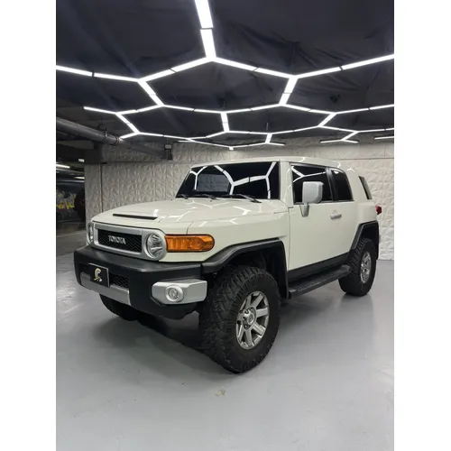 Toyota FJ Cruiser 2023 Blanco Caracas