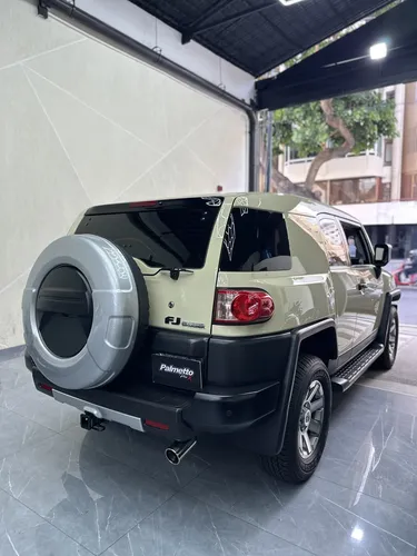 Toyota FJ Cruiser 2023 Beige Caracas