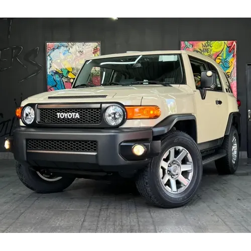 Toyota Land Cruiser FJ 2023 Beige Caracas
