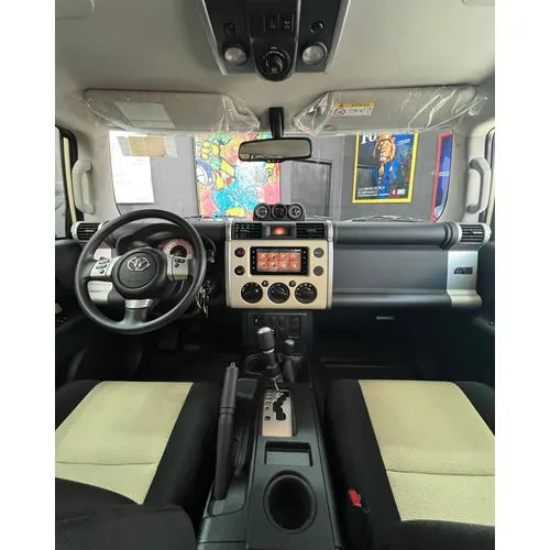 Toyota Land Cruiser FJ 2023 Beige Caracas