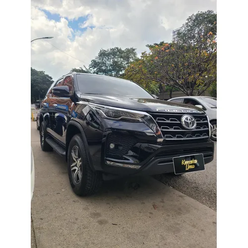 Toyota Fortuner 2024 Negro Caracas