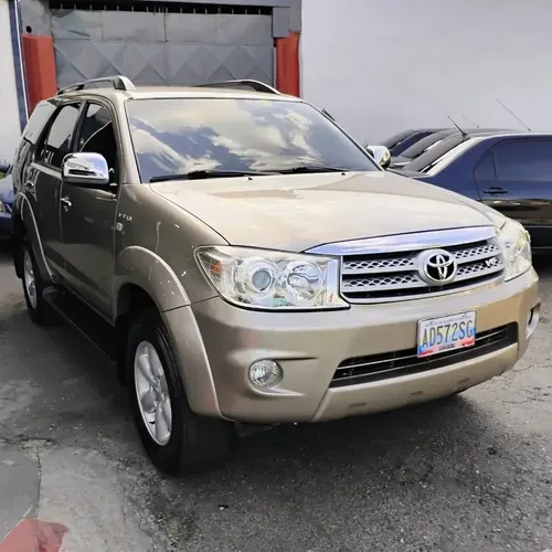 Toyota Fortuner 2012 Beige Girardot