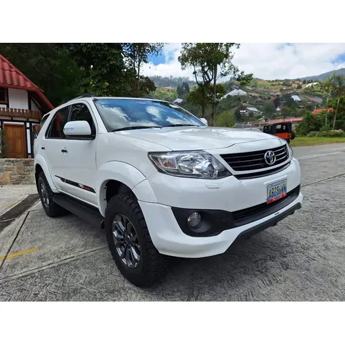 Toyota Fortuner 2019 Blanco Maracay