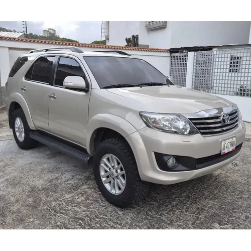 Toyota Fortuner 2015 Beige Caracas
