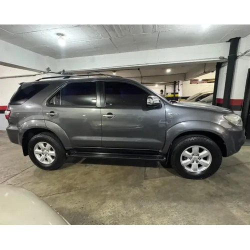 Toyota Fortuner 2011 Gris Caracas