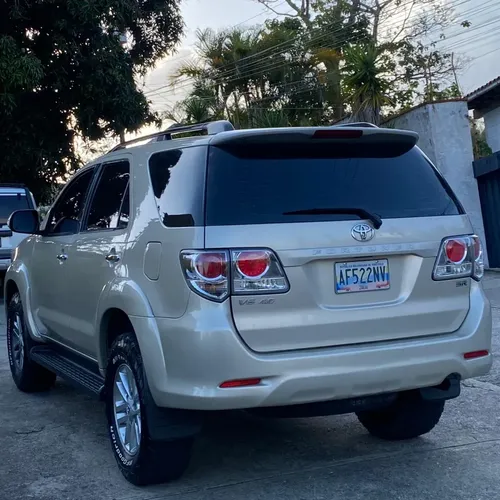 Toyota Fortuner 2015 Beige Caracas