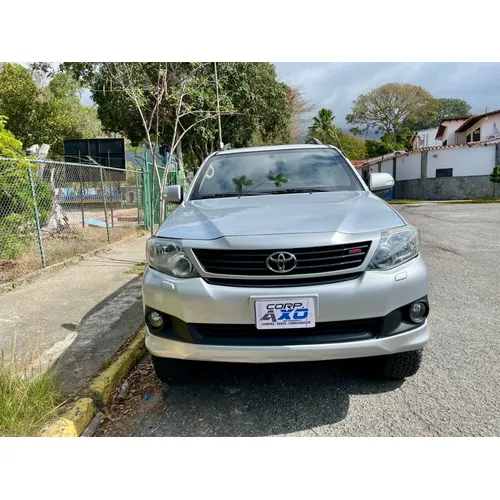 Toyota Fortuner 2012 Plateado Caracas