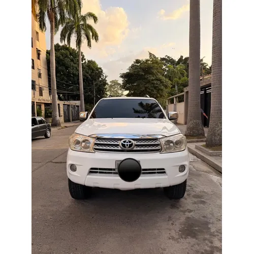Toyota Fortuner 2010 Blanco Caracas