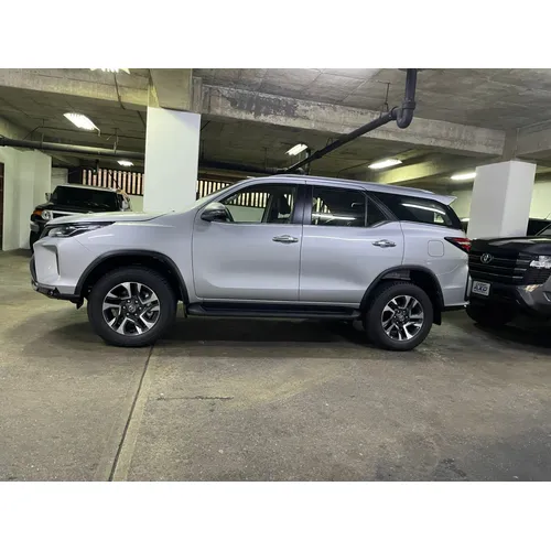 Toyota Fortuner SW4 2026 Plateado Caracas