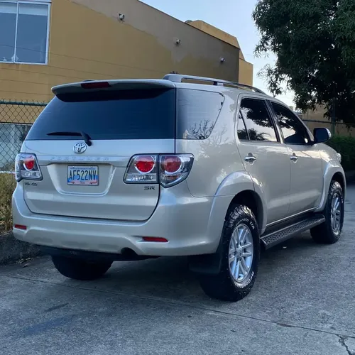Toyota Fortuner 2015 Beige Caracas