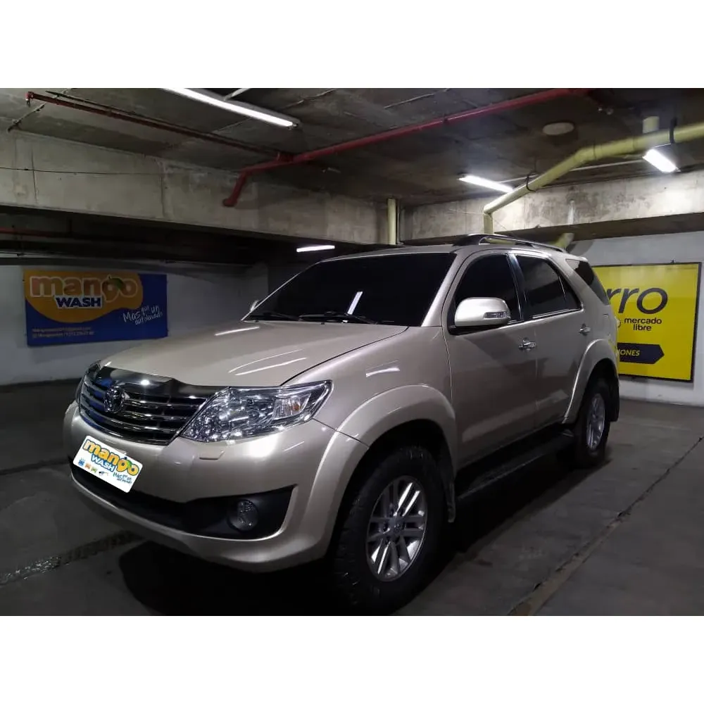 Toyota Fortuner 2013 Plateado Caracas