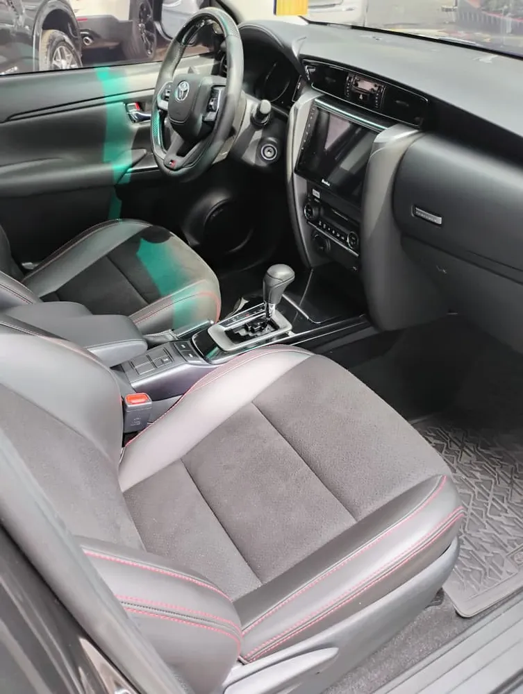 Toyota Fortuner GR 2024 Negro Maracay