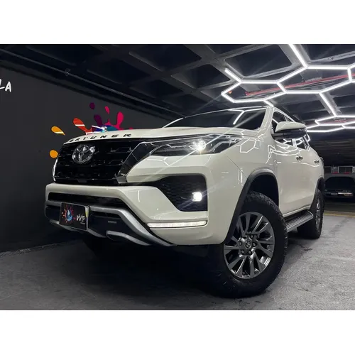 Toyota Fortuner 2022 Blanco Caracas