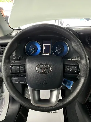 Toyota Fortuner 2026 Blanco Caracas