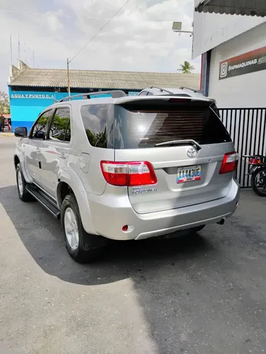 Toyota Fortuner 2011 Plateado Girardot