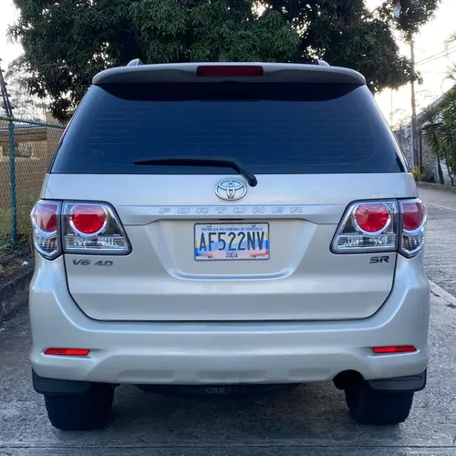 Toyota Fortuner 2015 Beige Caracas