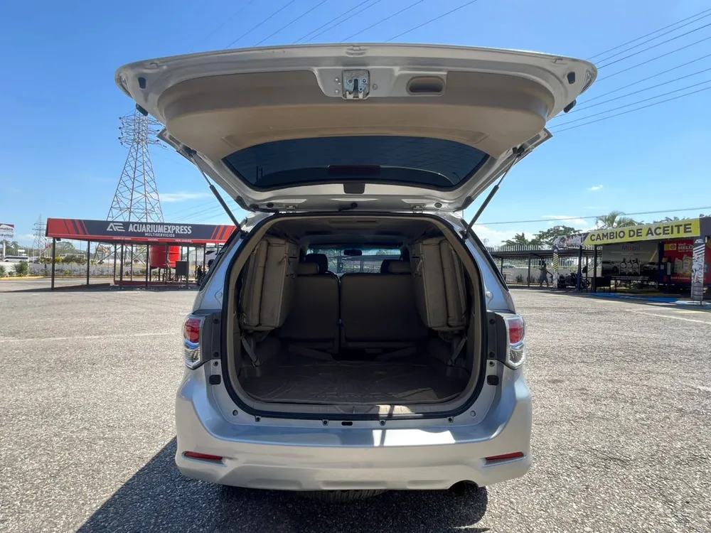 Toyota Fortuner SR 2015 Plateado Valencia