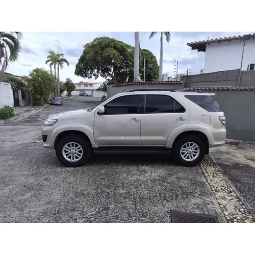 Toyota Fortuner 2015 Beige Caracas