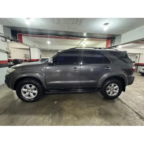 Toyota Fortuner 2011 Gris Caracas