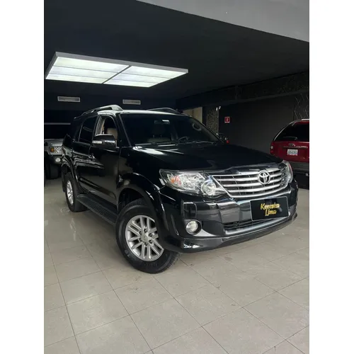 Toyota Fortuner 2015 Gris Caracas