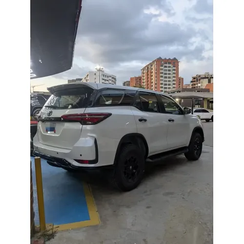 Toyota Fortuner GR 2025 Blanco Valencia