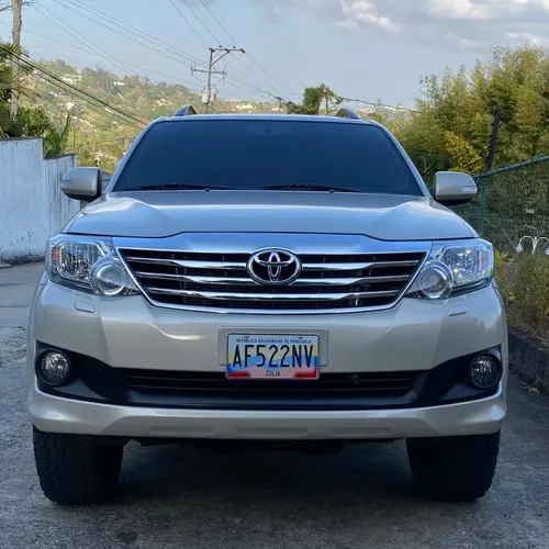 Toyota Fortuner 2015 Beige Caracas