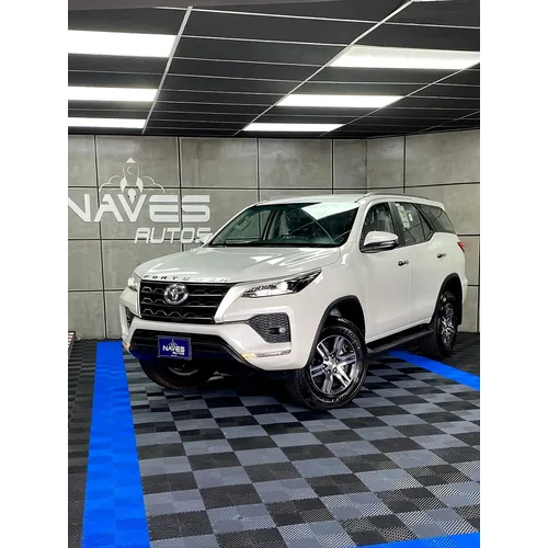 Toyota Fortuner 2026 Blanco Caracas