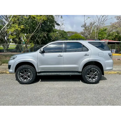 Toyota Fortuner 2012 Plateado Caracas