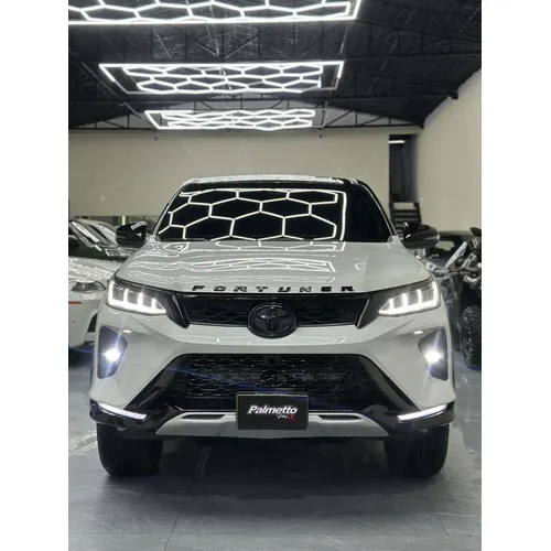 Toyota Fortuner 2024 Blanco Caracas