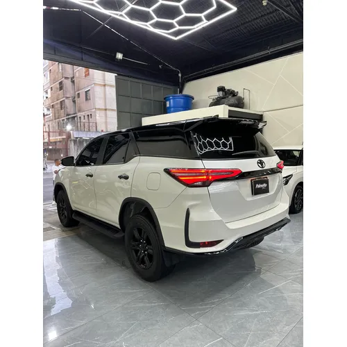 Toyota Fortuner 2024 Blanco Caracas