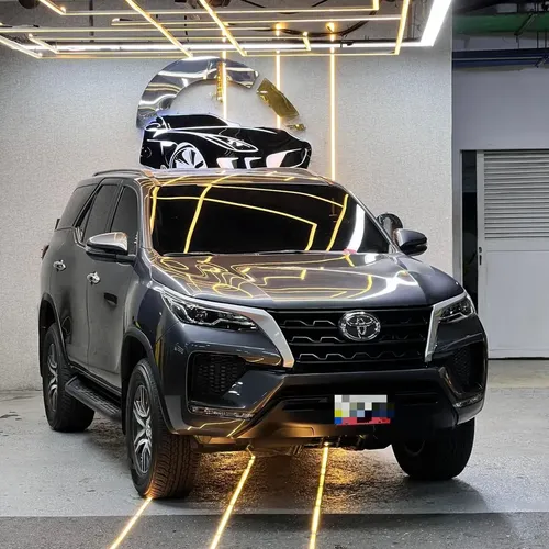 Toyota Fortuner Dubai 2024 Gris Caracas