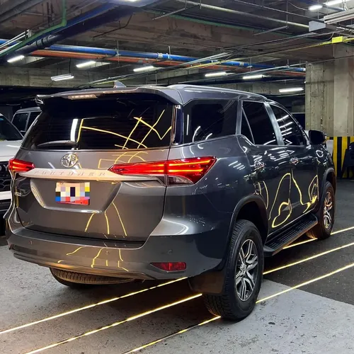 Toyota Fortuner Dubai 2024 Gris Caracas