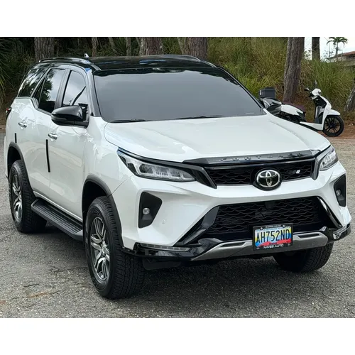 Toyota Fortuner 2025 Blanco Caracas