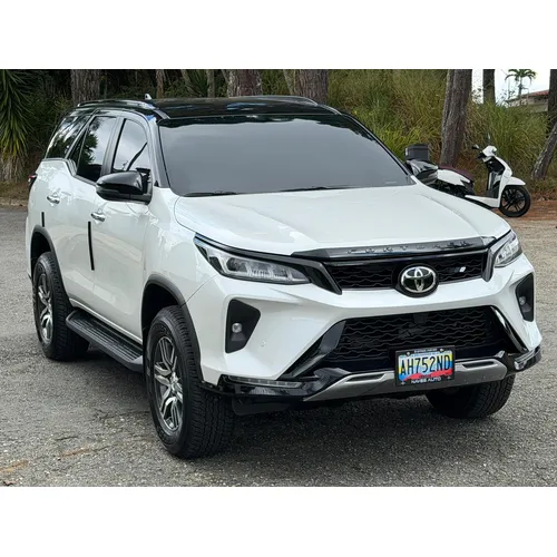 Toyota Fortuner 2025 Blanco Caracas
