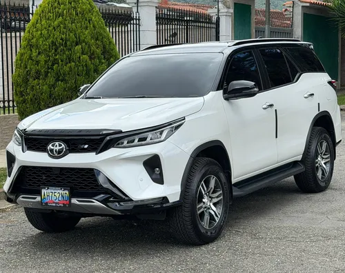 Toyota Fortuner 2.7 2025