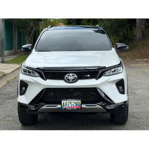 Toyota Fortuner 2.7 2025 Blanco Caracas
