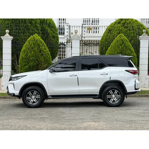 Toyota Fortuner 2025 Blanco Caracas