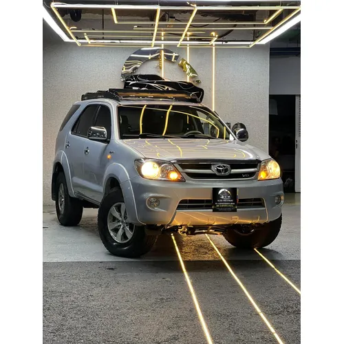 Toyota Fortuner SR5 2007 Plateado Caracas