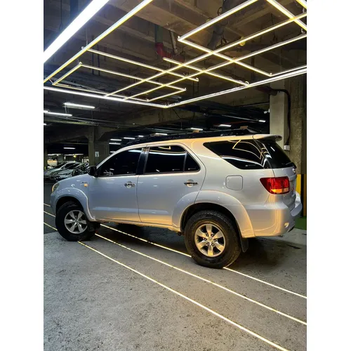 Toyota Fortuner SR5 2007 Plateado Caracas