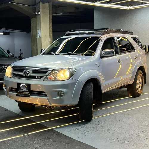 Toyota Fortuner SR5 2007 Plateado Caracas
