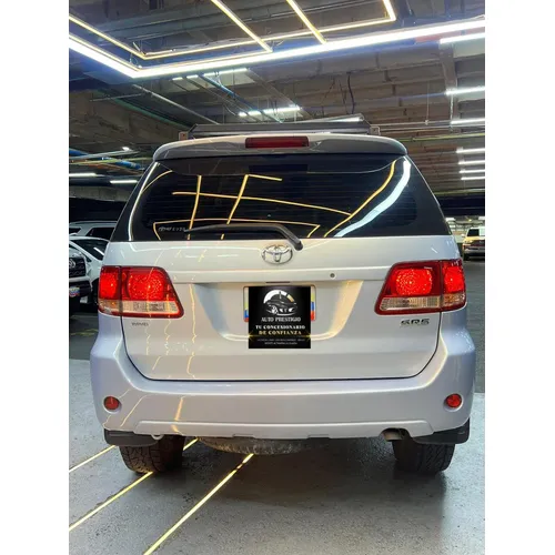 Toyota Fortuner SR5 2007 Plateado Caracas