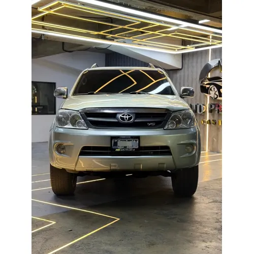 Toyota Fortuner 2007 Gris Caracas