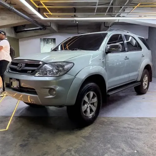 Toyota Fortuner 2007 Gris Caracas