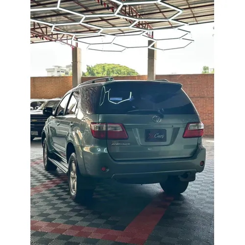 Toyota Fortuner 2009 Verde Caracas