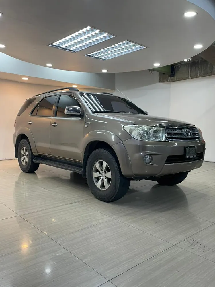 Toyota Fortuner 2009 Beige Caracas