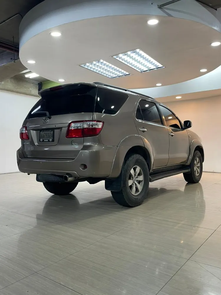 Toyota Fortuner 2009 Beige Caracas